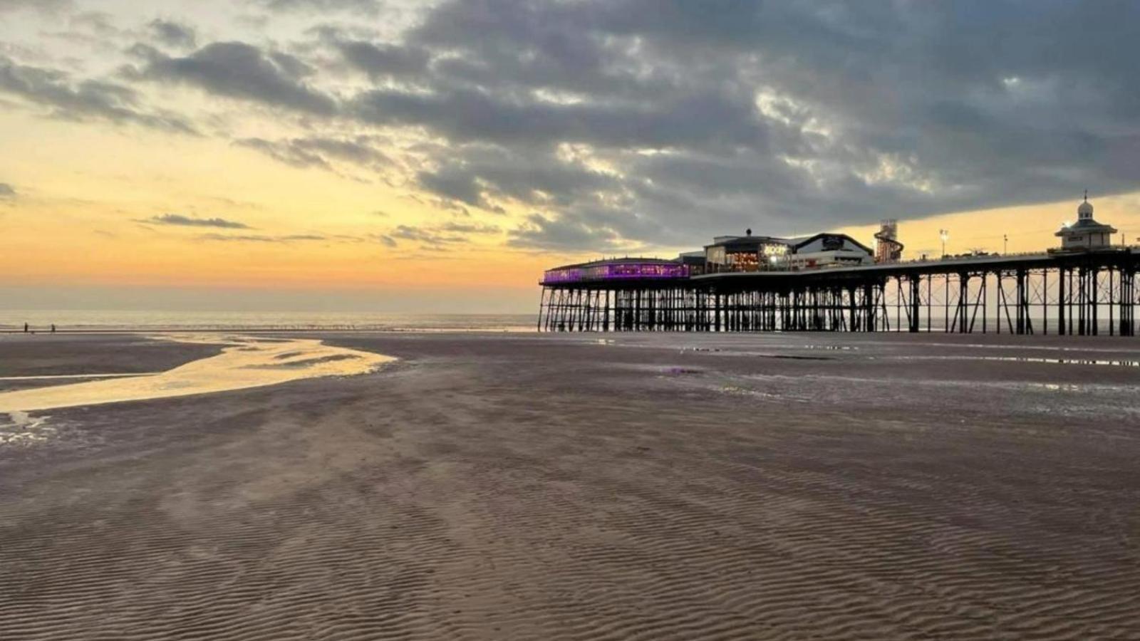 Ocean View Apartments - Sloane Blackpool Extérieur photo